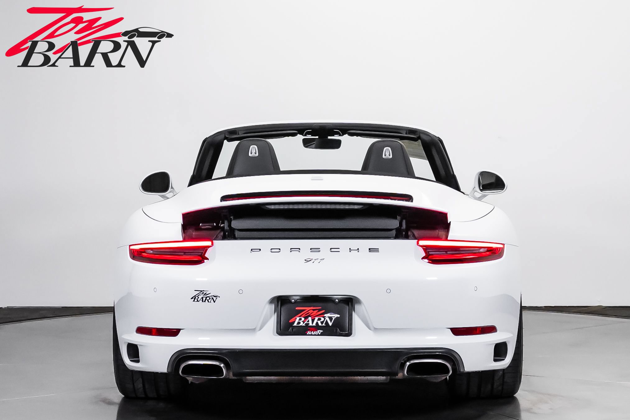 Used 2017 Porsche 911 Carrera RWD image 4