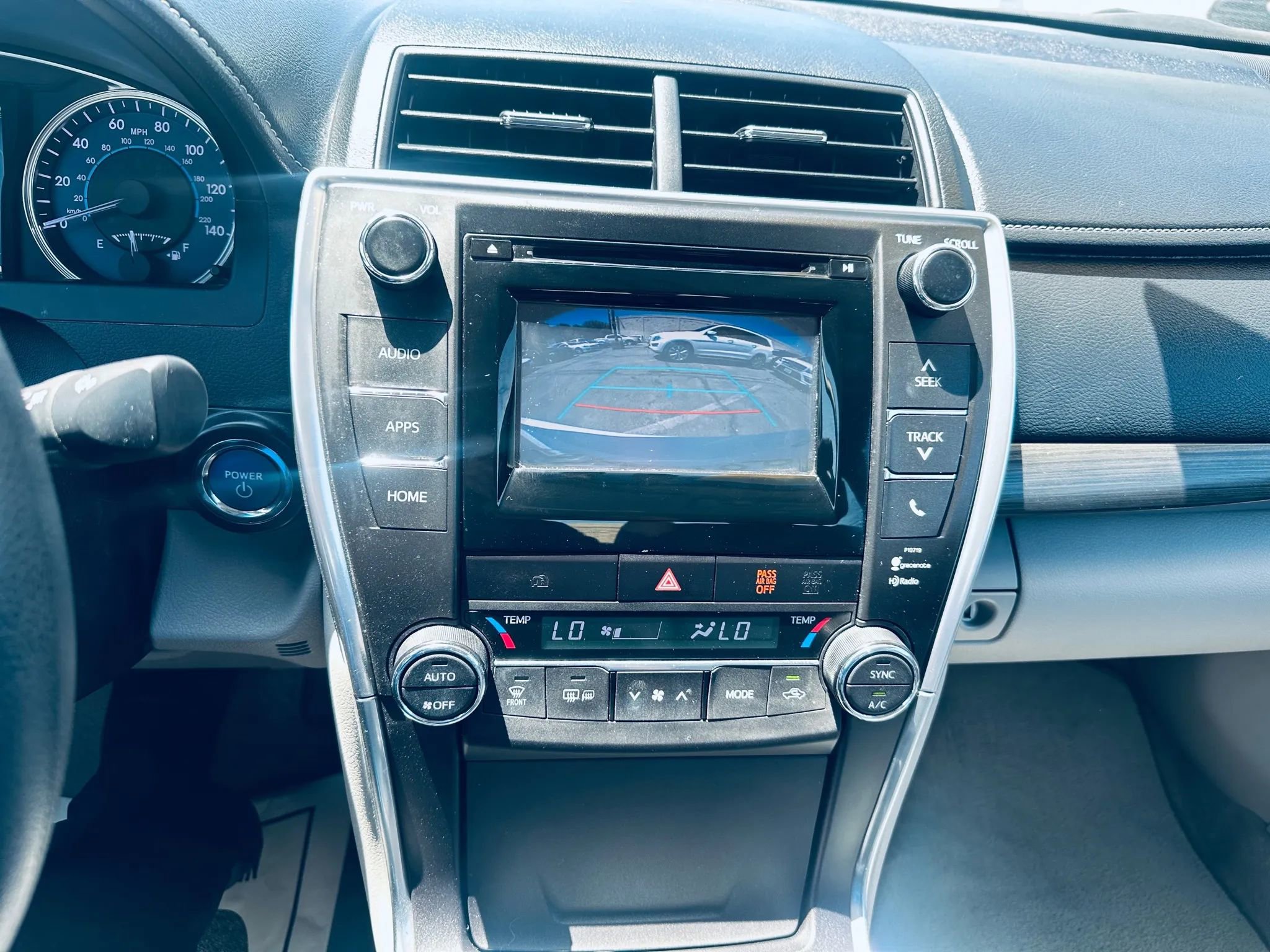 Used 2015 Toyota Camry LE FWD image 19