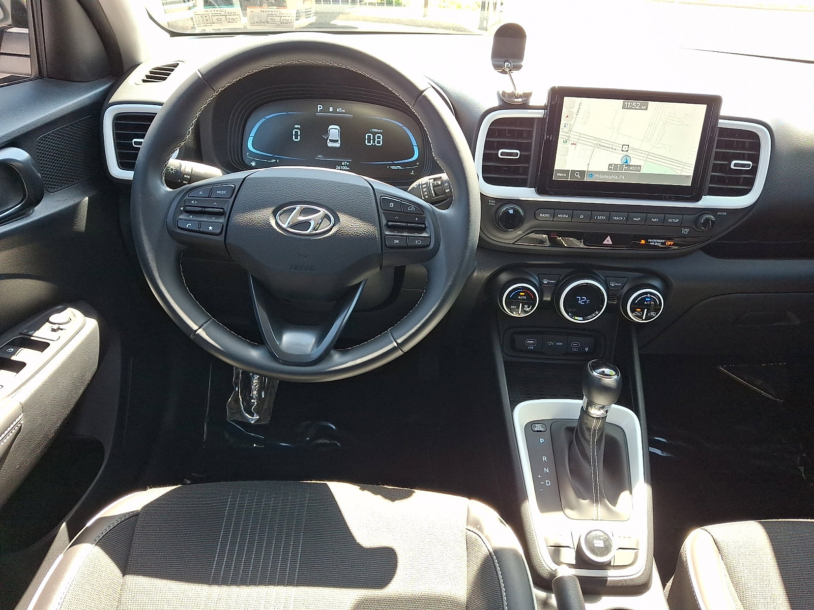Certified 2023 Hyundai Venue Limited w/ Cargo Package FWD image 11