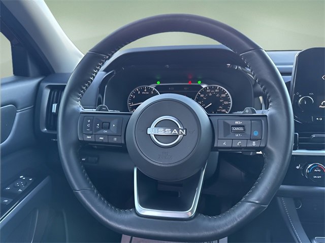 Used 2023 Nissan Pathfinder SL image 16