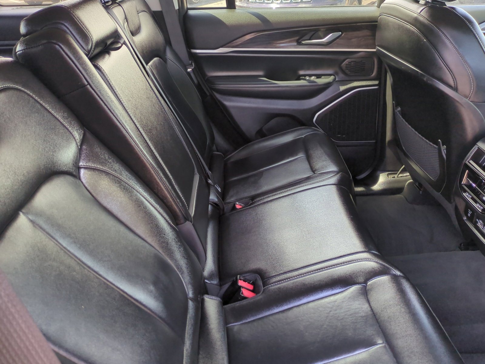 Used 2022 Jeep Grand Cherokee Limited 4xe image 18