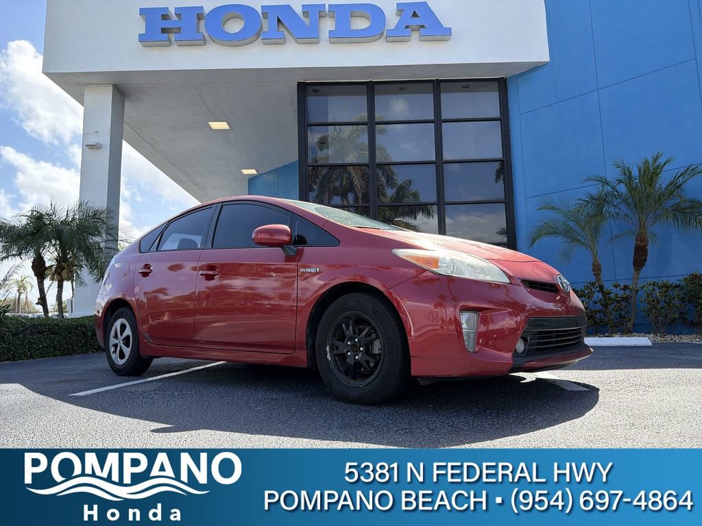Used 2014 Toyota Prius Three image 1