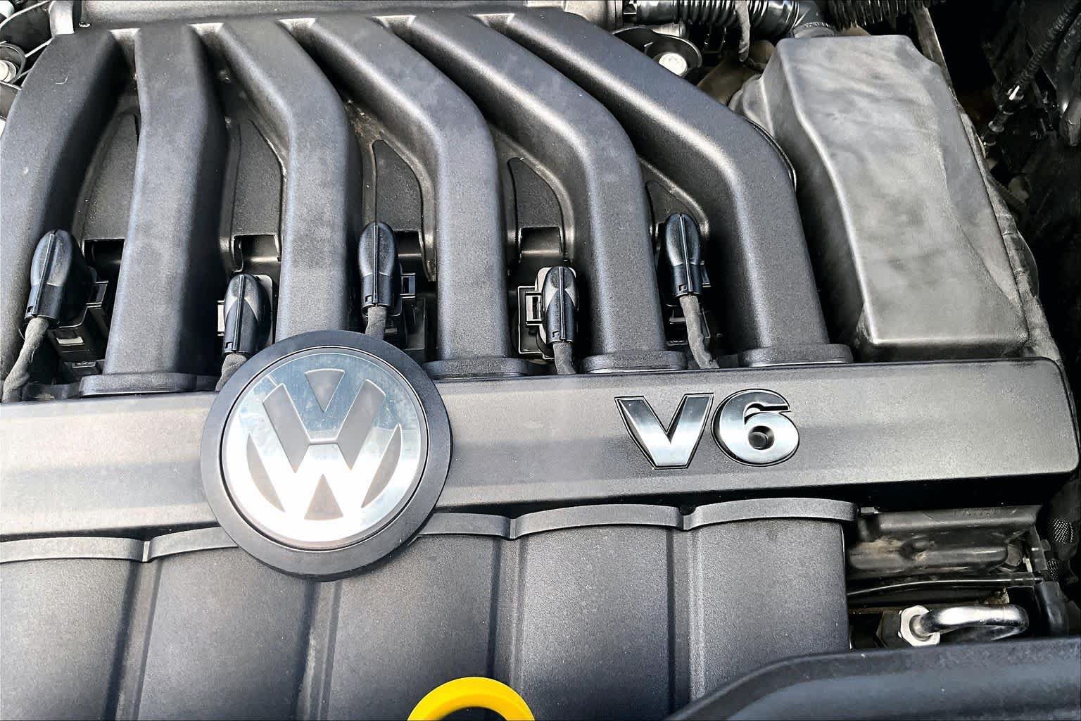 Used 2018 Volkswagen Atlas SEL w/ R-Line Package FWD image 31