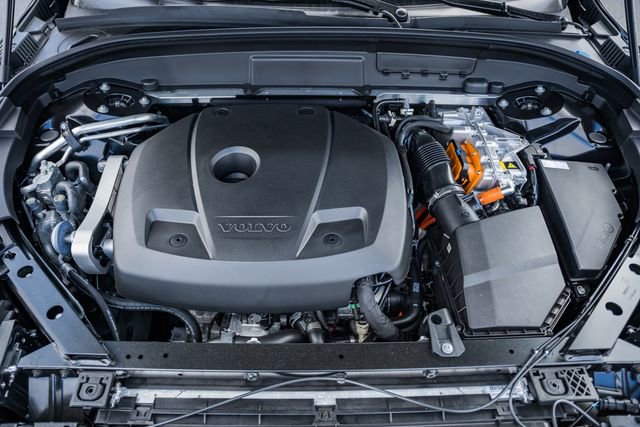 New 2026 Volvo XC60 T8 Plus w/ Protection Package Premier image 19