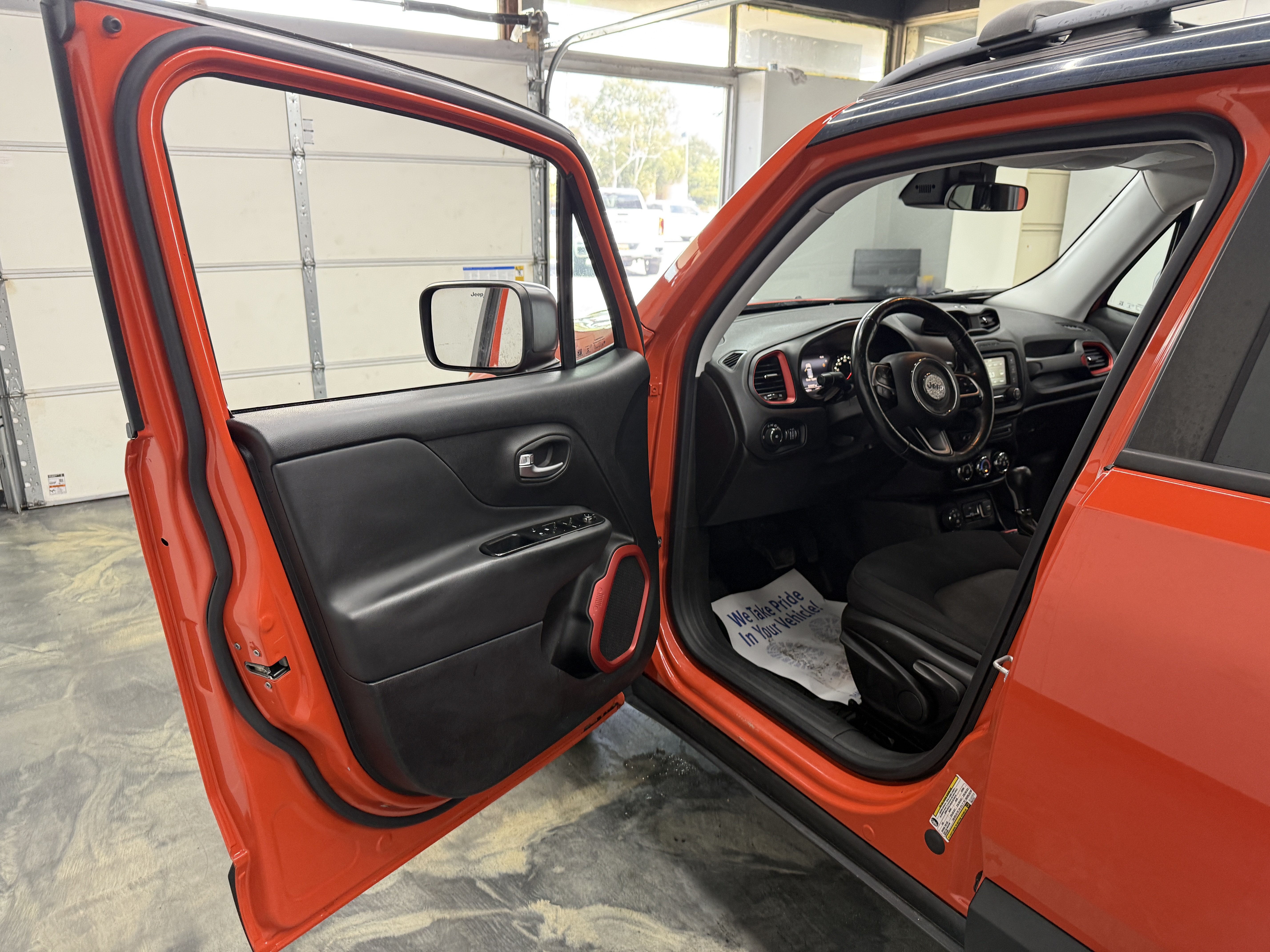 Used 2015 Jeep Renegade Trailhawk w/ Cold Weather Group AWD/4WD image 7