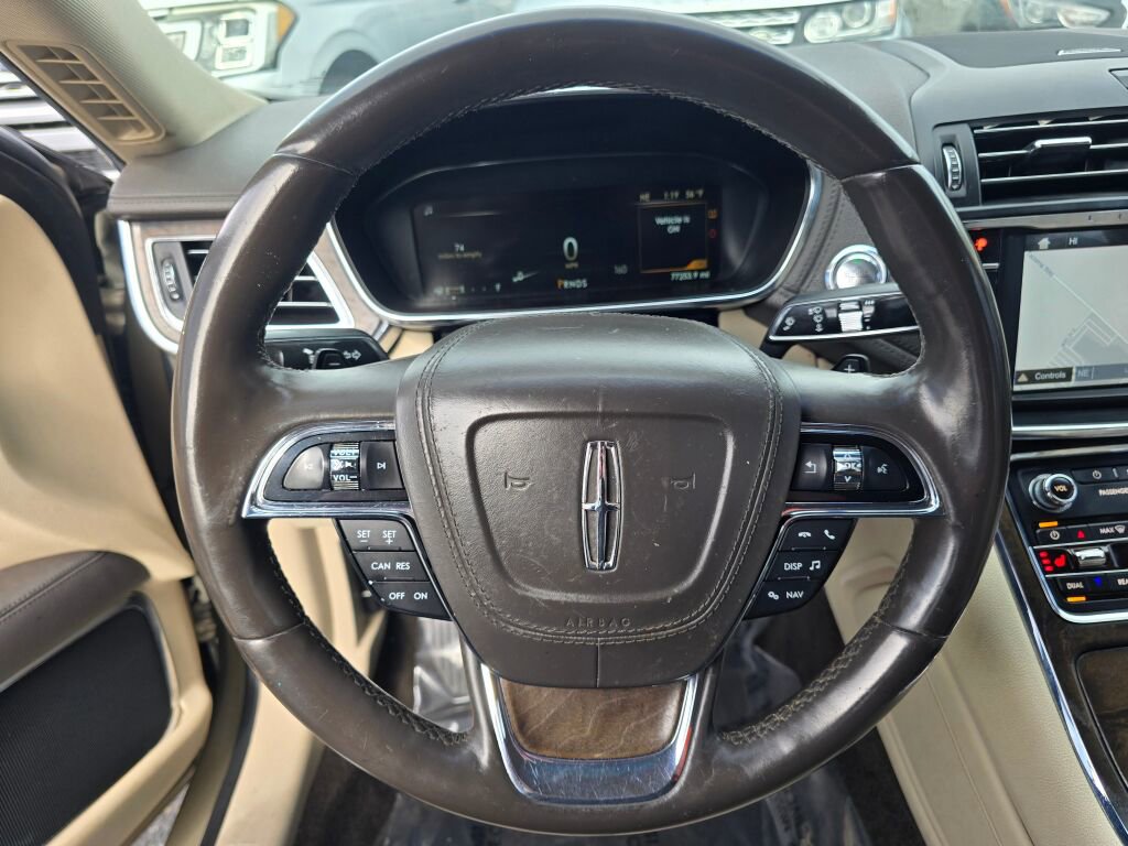 Used 2017 Lincoln Continental Select image 29