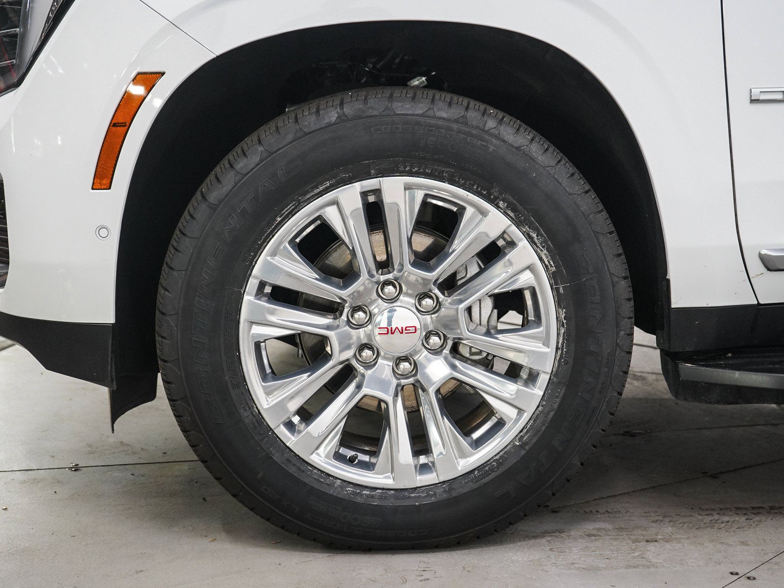 Used 2025 GMC Yukon XL Denali AWD/4WD image 34