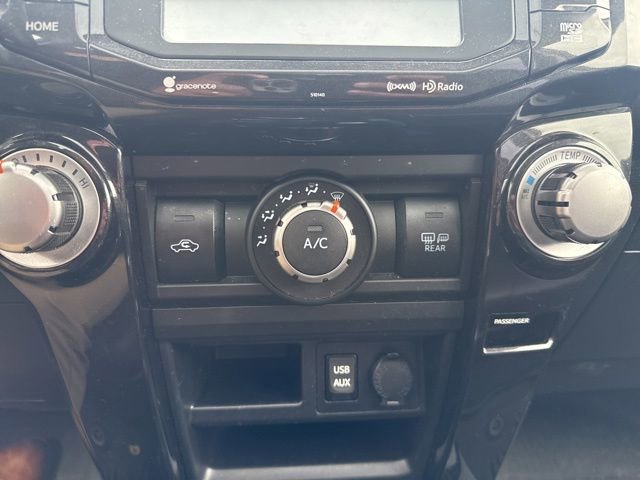 Used 2018 Toyota 4Runner TRD Off-Road Premium AWD/4WD image 21