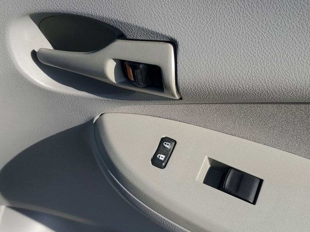 Used 2013 Toyota Corolla L image 42