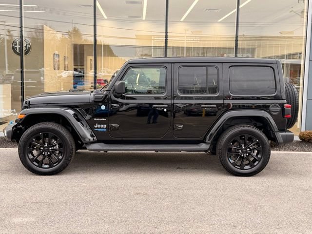 Used 2022 Jeep Wrangler Unlimited Sahara w/ Cold Weather Group AWD/4WD image 3
