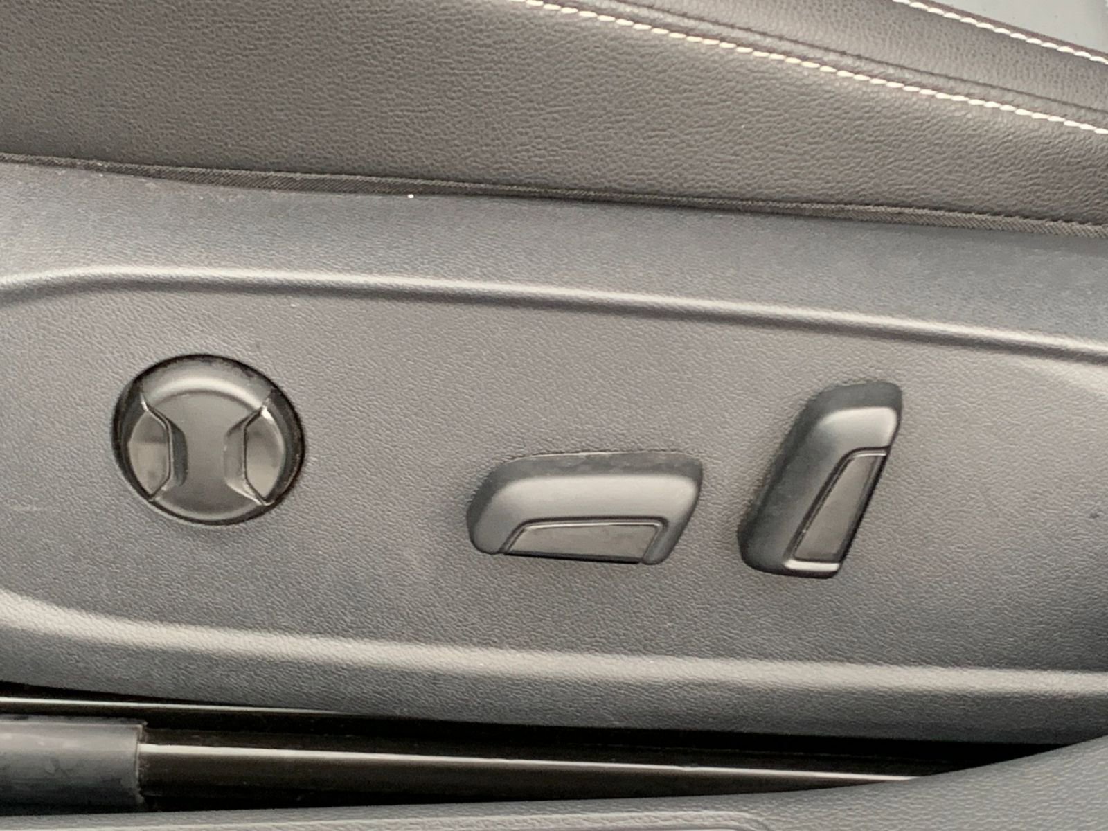 Used 2025 Volkswagen Jetta SE image 23