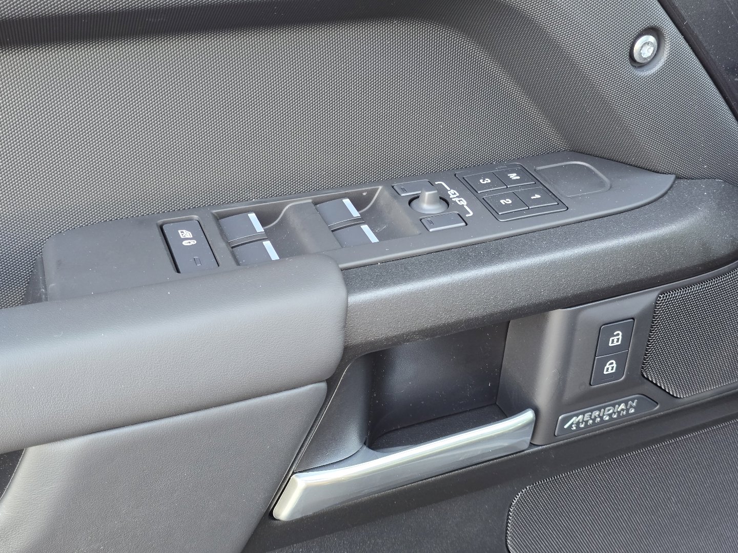 New 2026 Land Rover Defender 130 V8 image 38