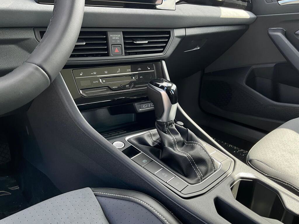 New 2026 Volkswagen Jetta SE image 19