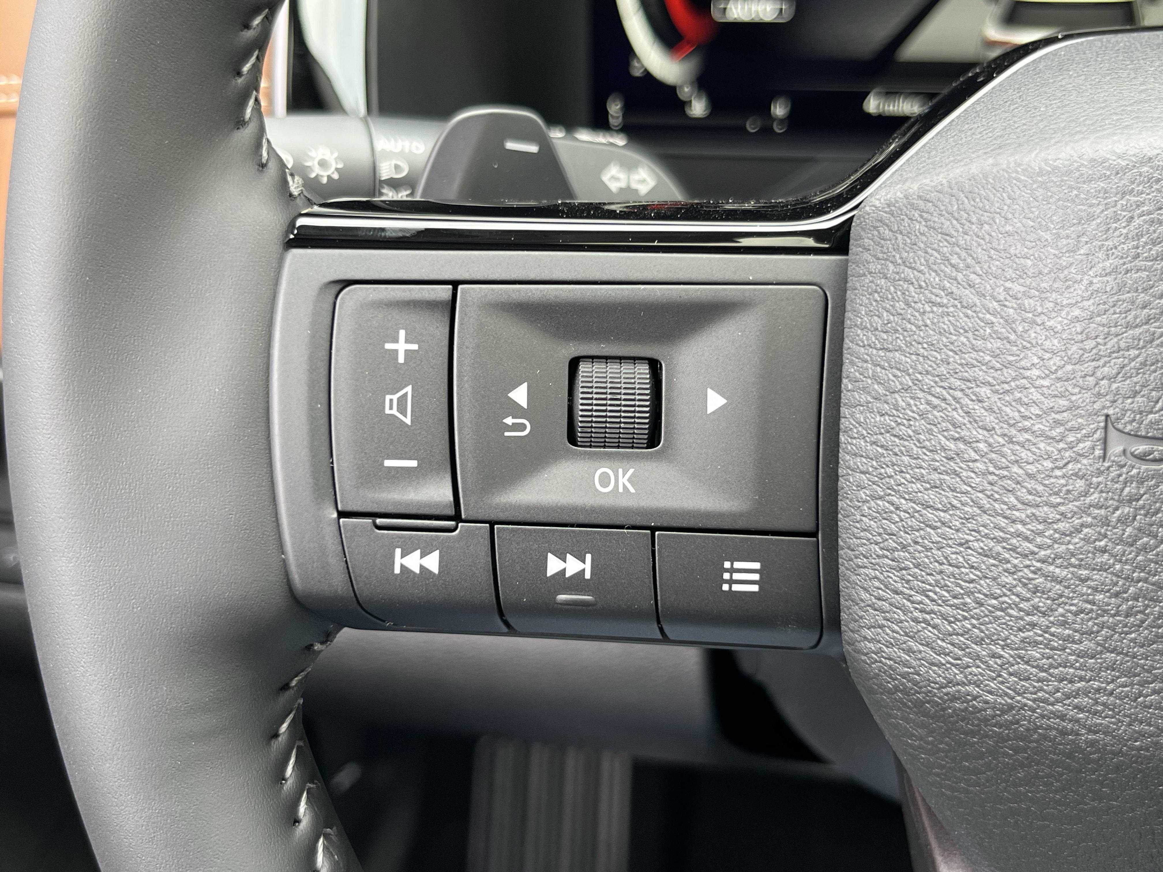 New 2026 Nissan Pathfinder Platinum AWD/4WD image 27