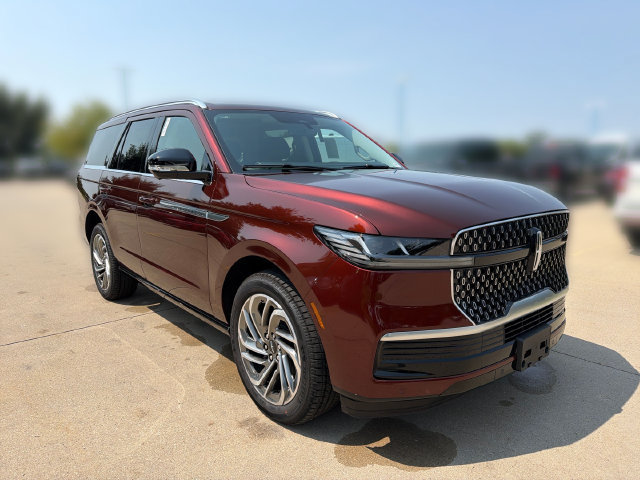 New 2027 Lincoln Navigator Reserve AWD/4WD image 3