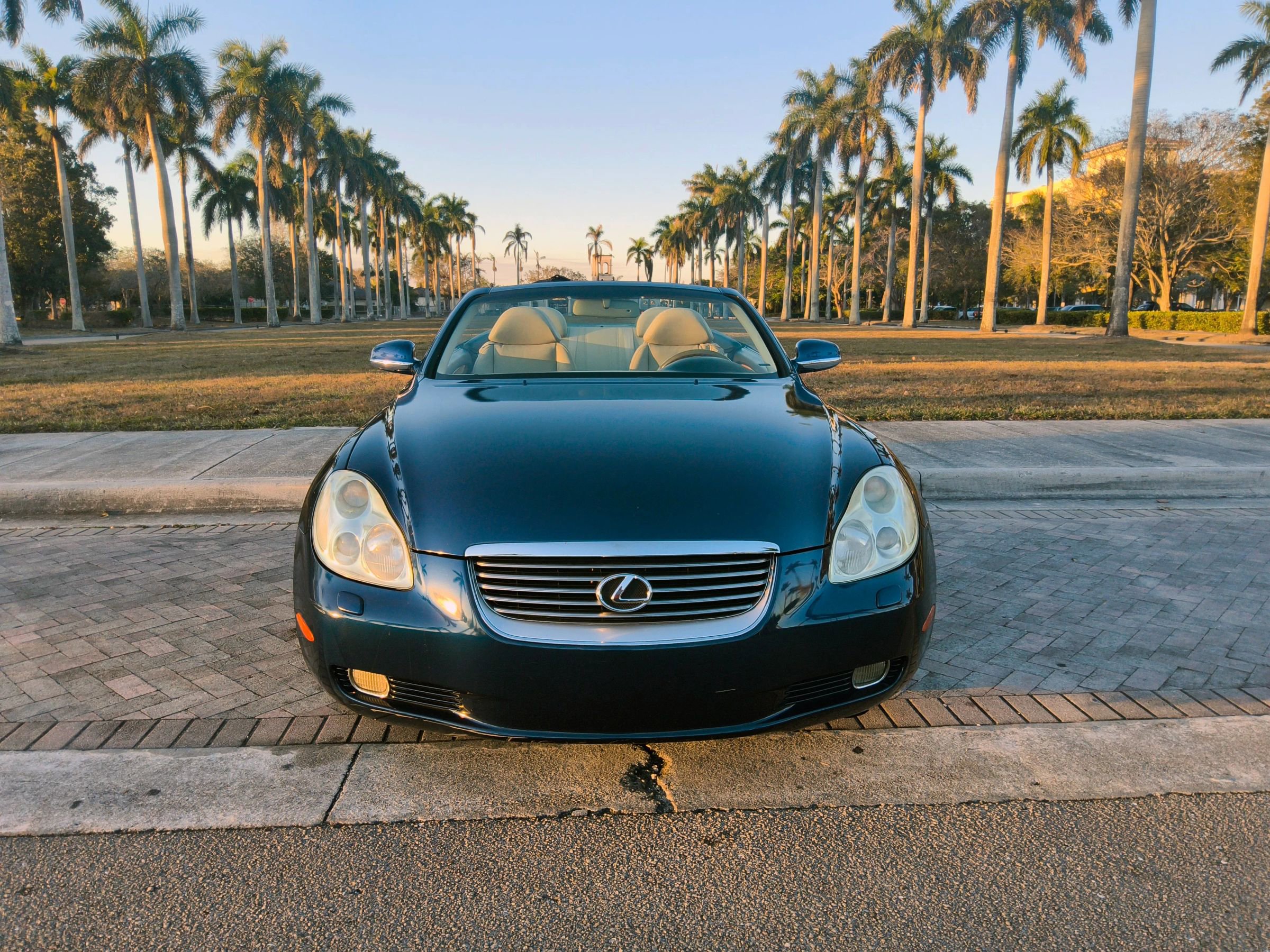 Used 2004 Lexus SC 430 Convertible RWD image 3