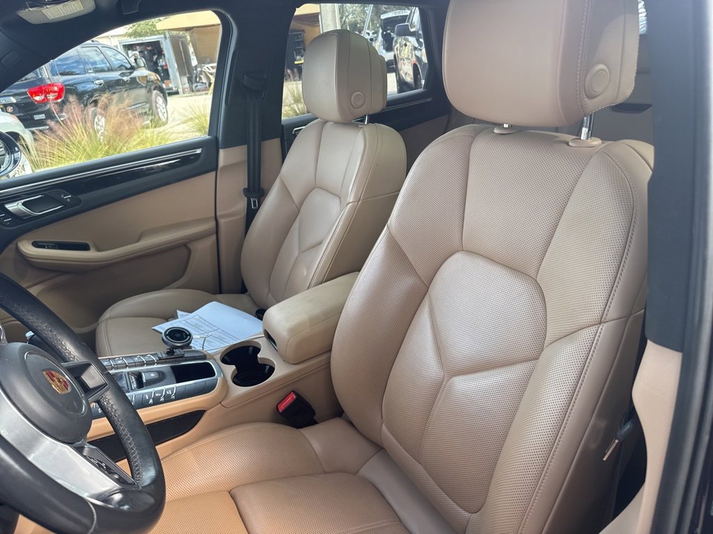 Used 2021 Porsche Macan image 14