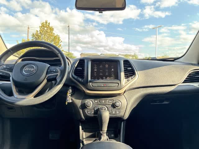 Used 2014 Jeep Cherokee Latitude FWD image 28