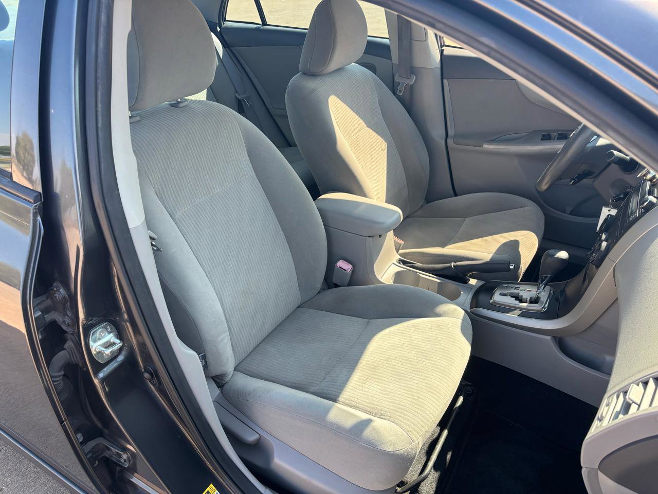Used 2010 Toyota Corolla FWD image 8