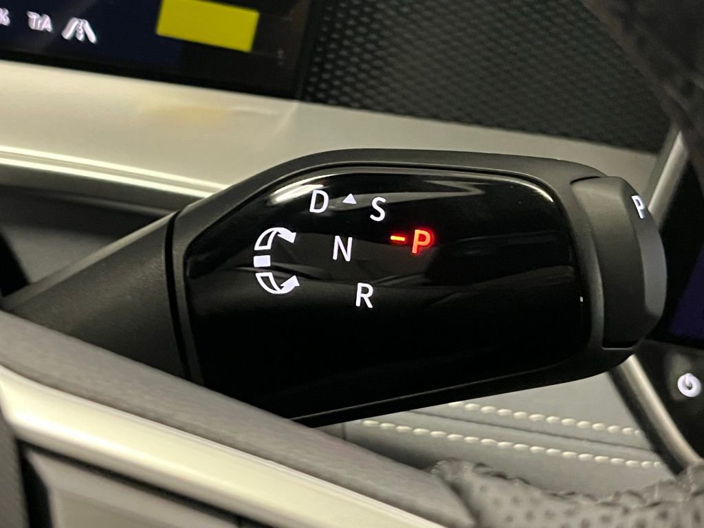 New 2025 Volkswagen Tiguan SE R-Line image 18