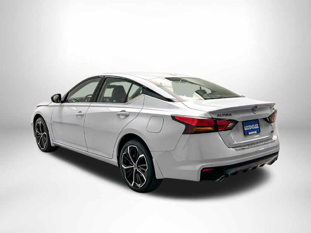 Used 2023 Nissan Altima 2.5 SR AWD/4WD image 7