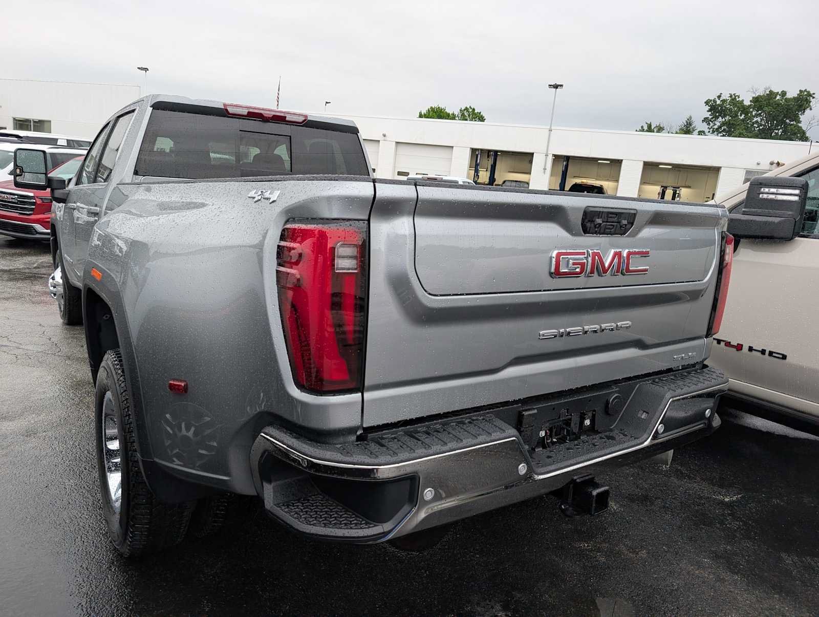 New 2026 GMC Sierra 3500 SLE w/ Preferred Package AWD/4WD image 10