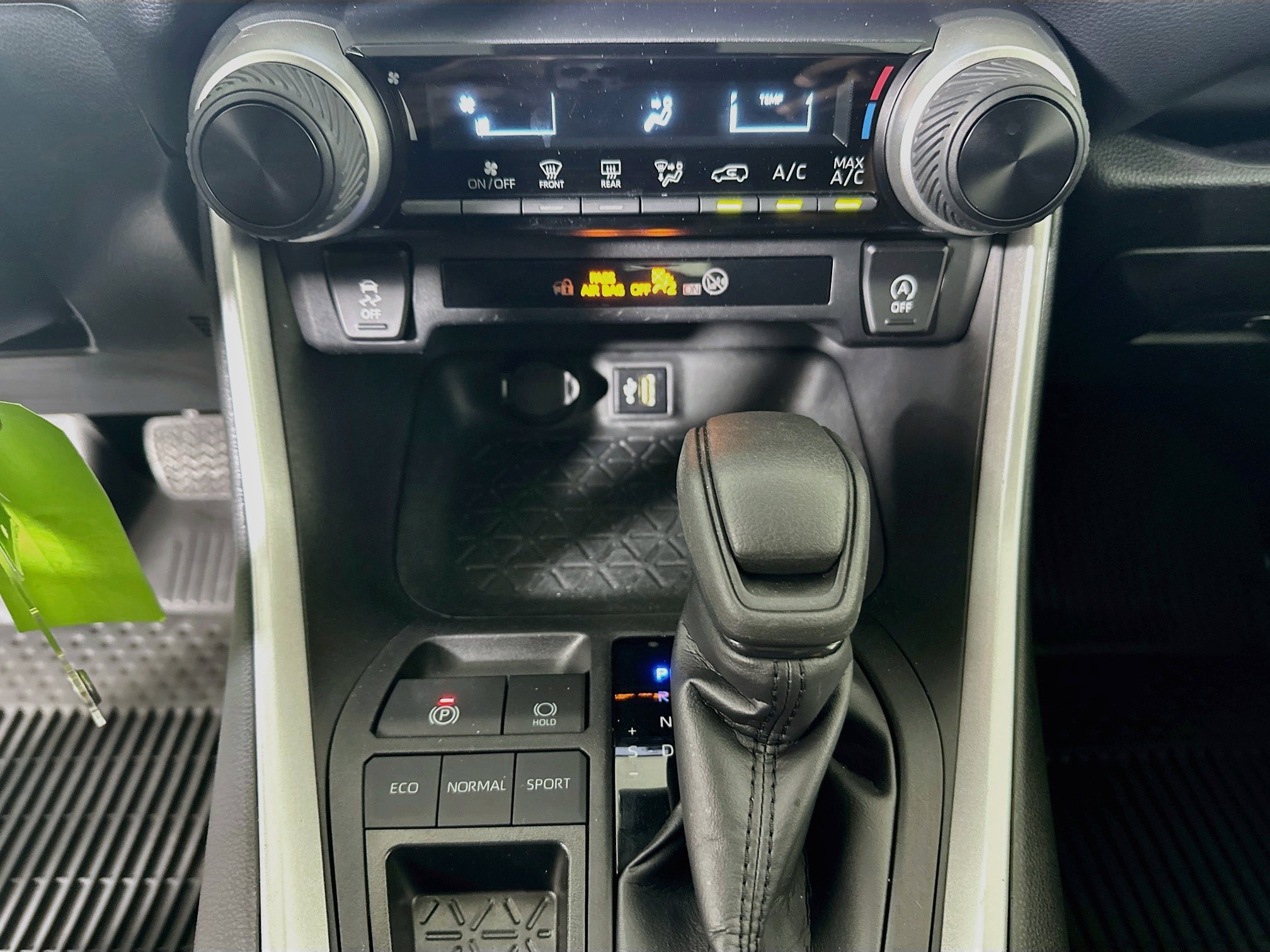 Certified 2024 Toyota RAV4 LE FWD image 22