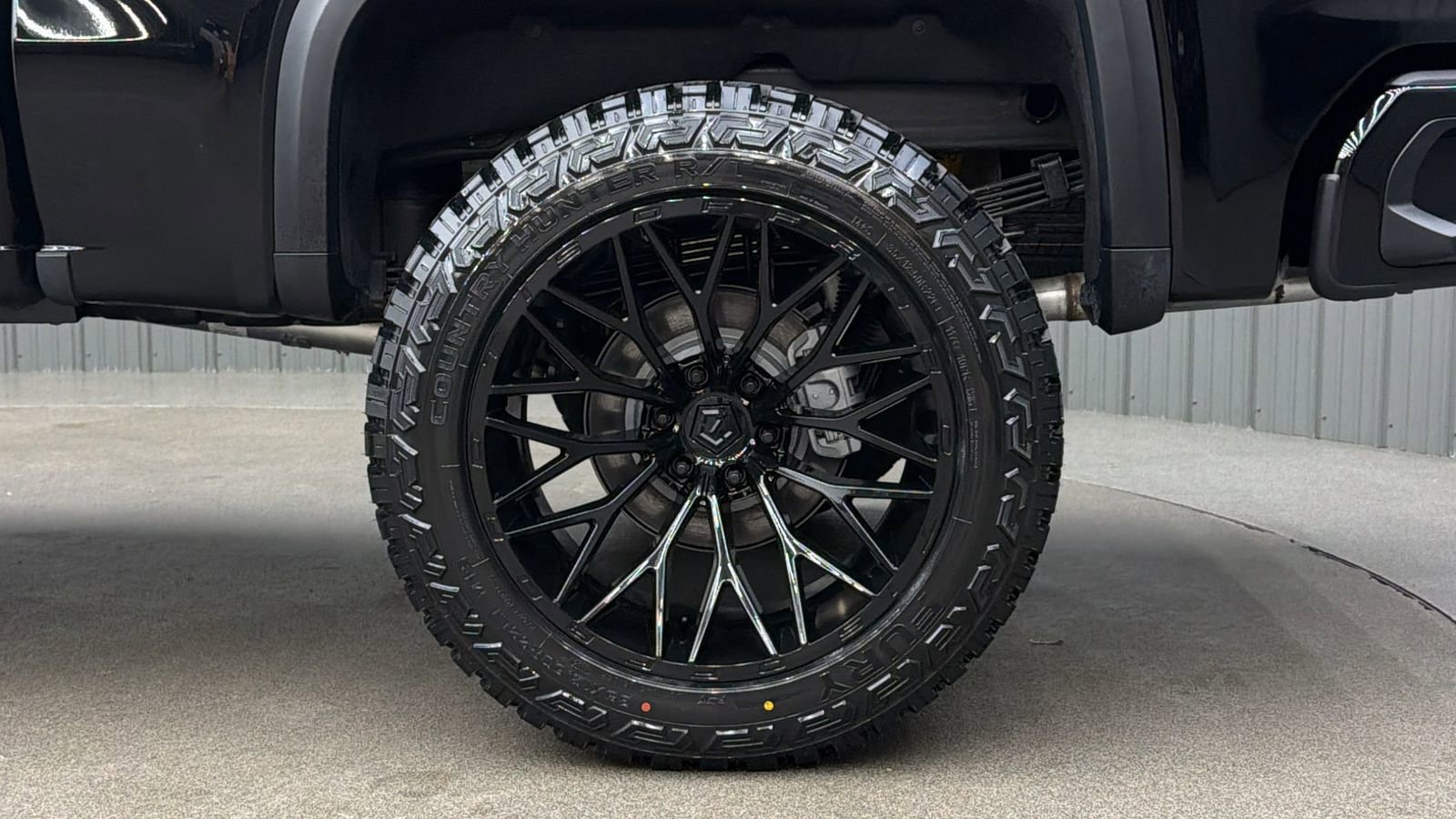 Used 2025 GMC Sierra 1500 AT4X image 12