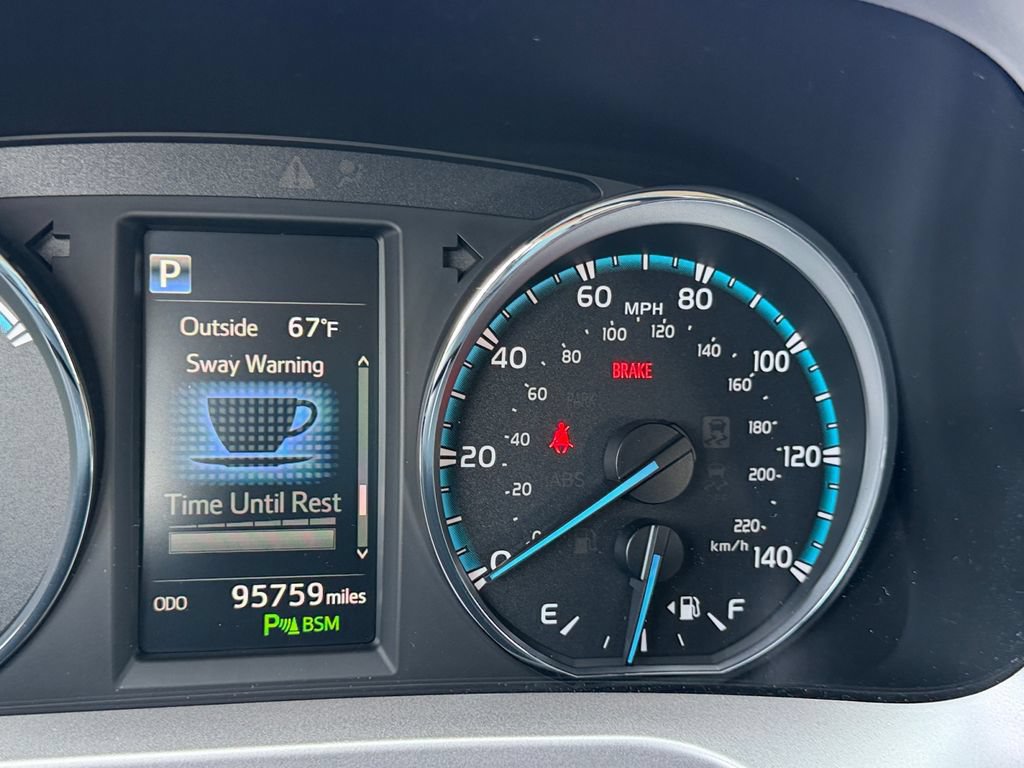 Used 2018 Toyota RAV4 Limited AWD/4WD image 25