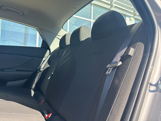 Certified 2025 Hyundai Elantra SE image 49