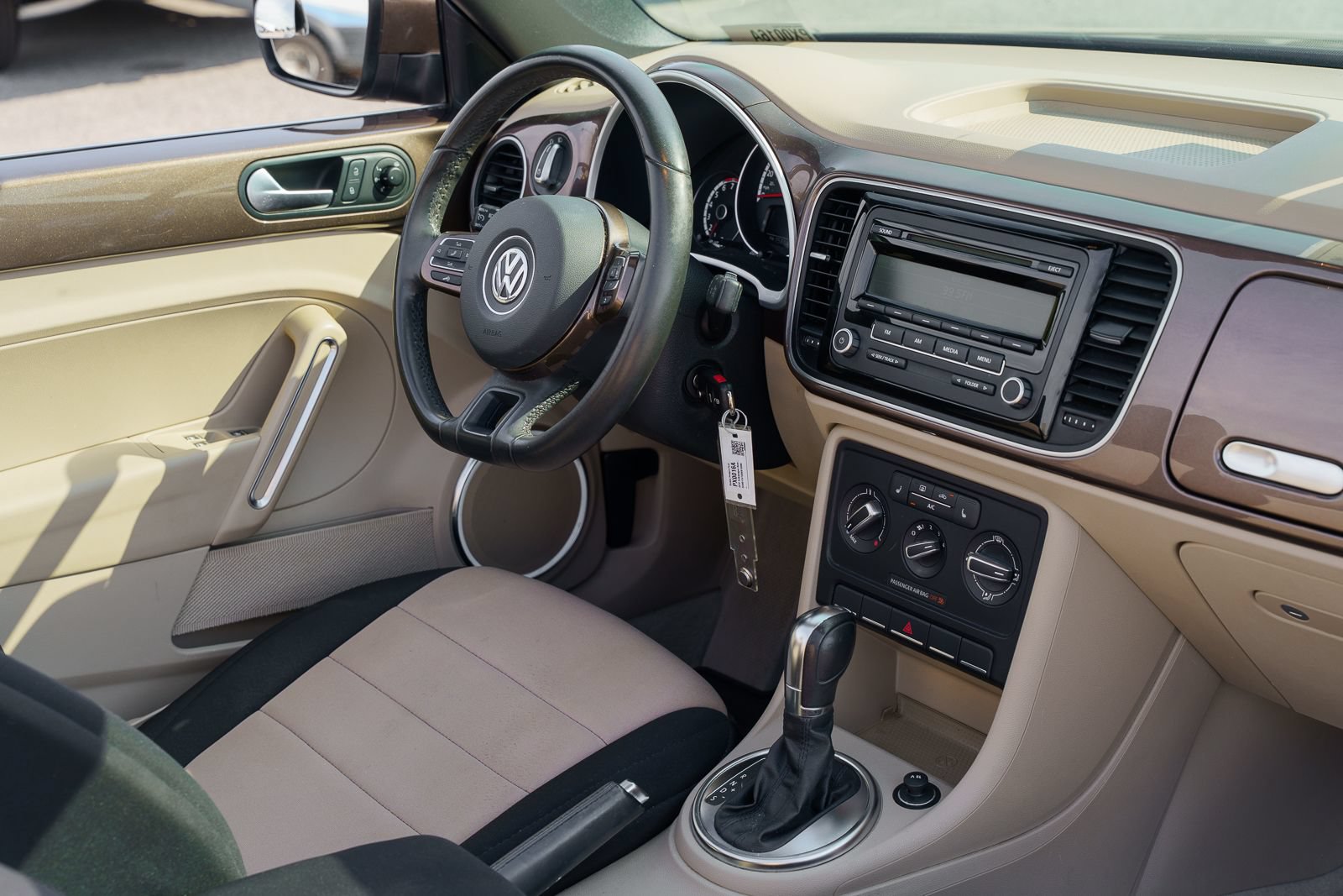 Used 2014 Volkswagen Beetle 1.8T FWD image 19