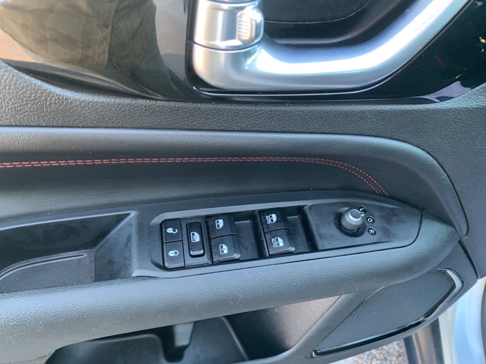 Used 2024 Jeep Compass Trailhawk image 13