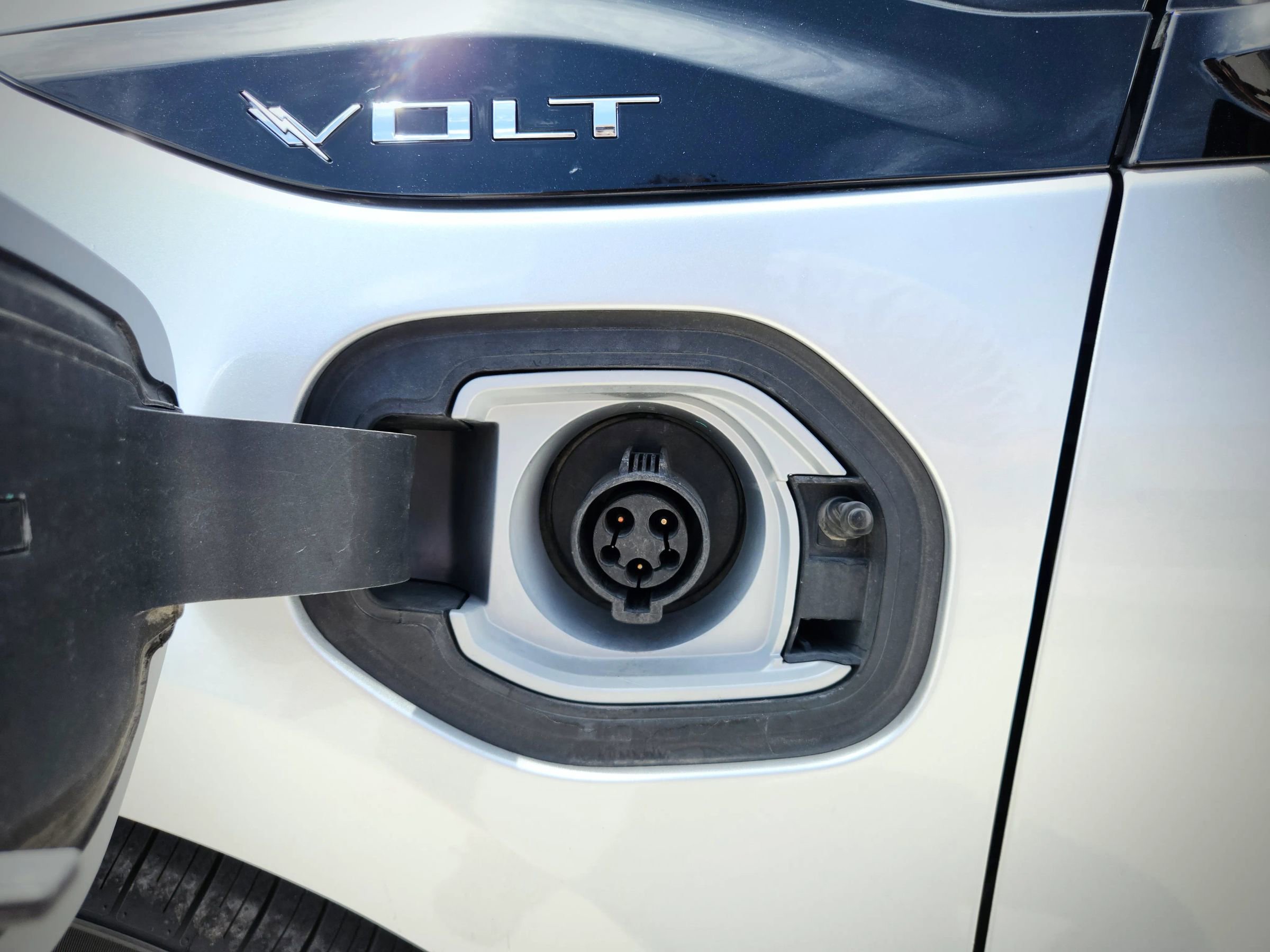 Used 2017 Chevrolet Volt LT FWD image 38