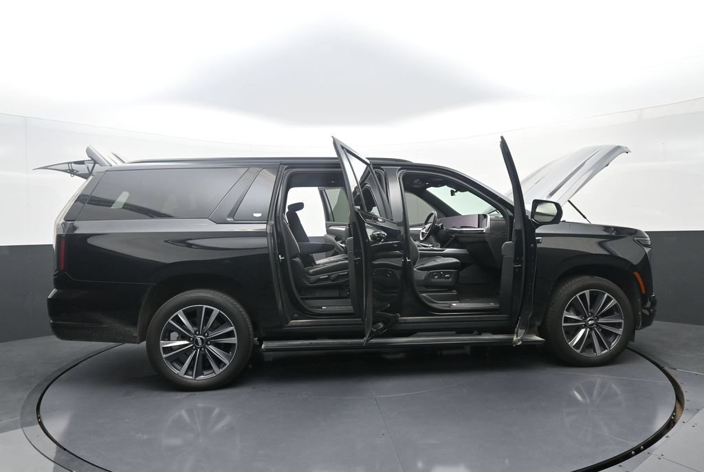 Used 2025 Cadillac Escalade ESV Sport w/ Touring Package AWD/4WD image 45