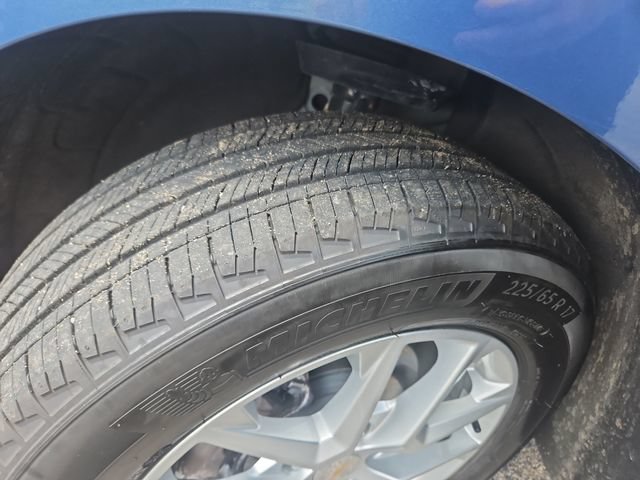 Used 2024 Chevrolet Equinox LT FWD image 27