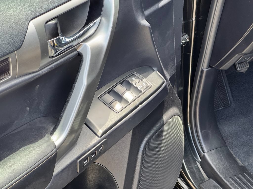 Used 2023 Lexus GX 460 Luxury w/ Sport Design Package AWD/4WD image 10