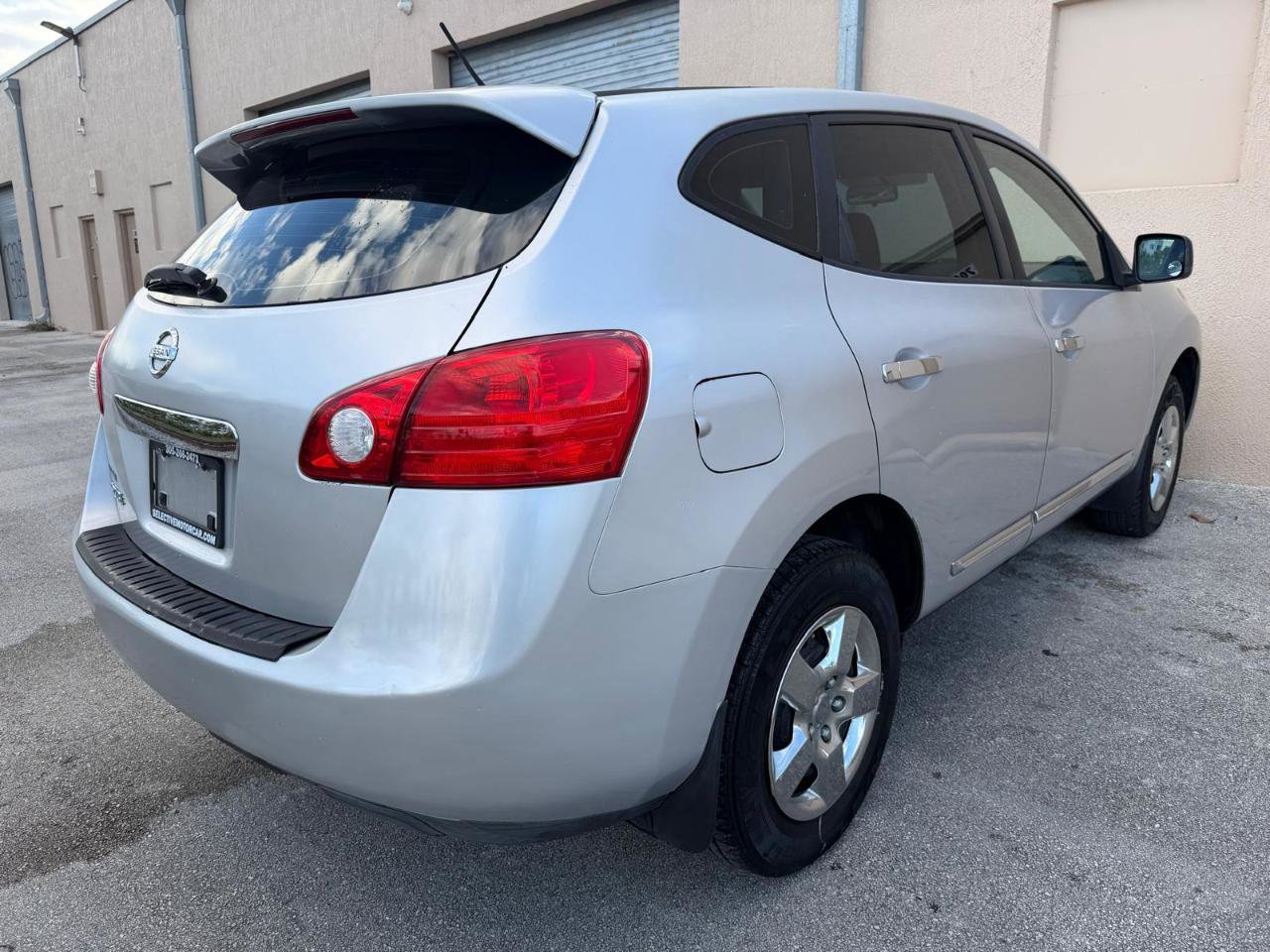 Used 2011 Nissan Rogue S image 6