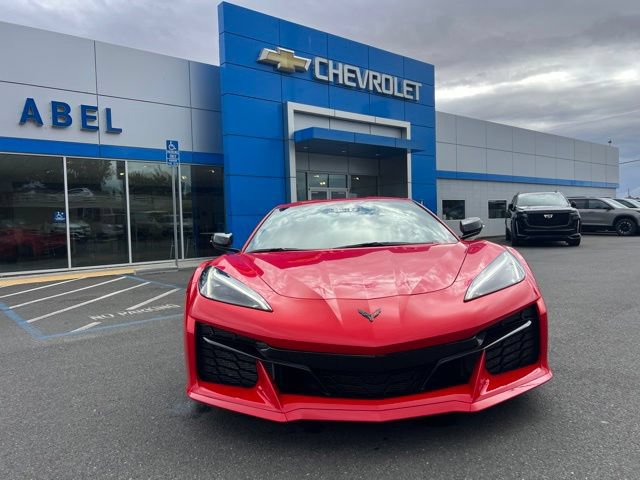 Used 2025 Chevrolet Corvette Z06 RWD image 2