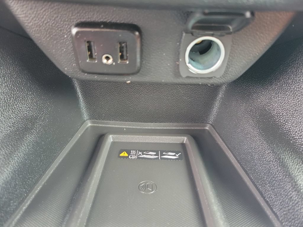 Used 2019 Chevrolet Traverse High Country w/ LPO, Floor Liner Package AWD/4WD image 23