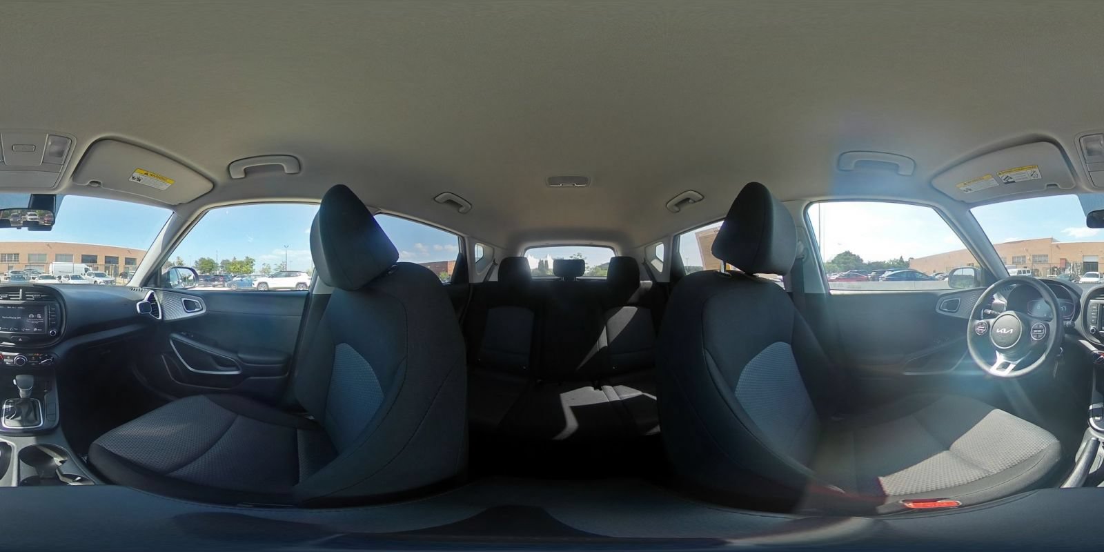 Used 2025 Kia Soul LX w/ LX Technology Package FWD image 39