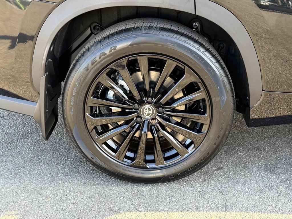 New 2026 Toyota Highlander XSE image 14