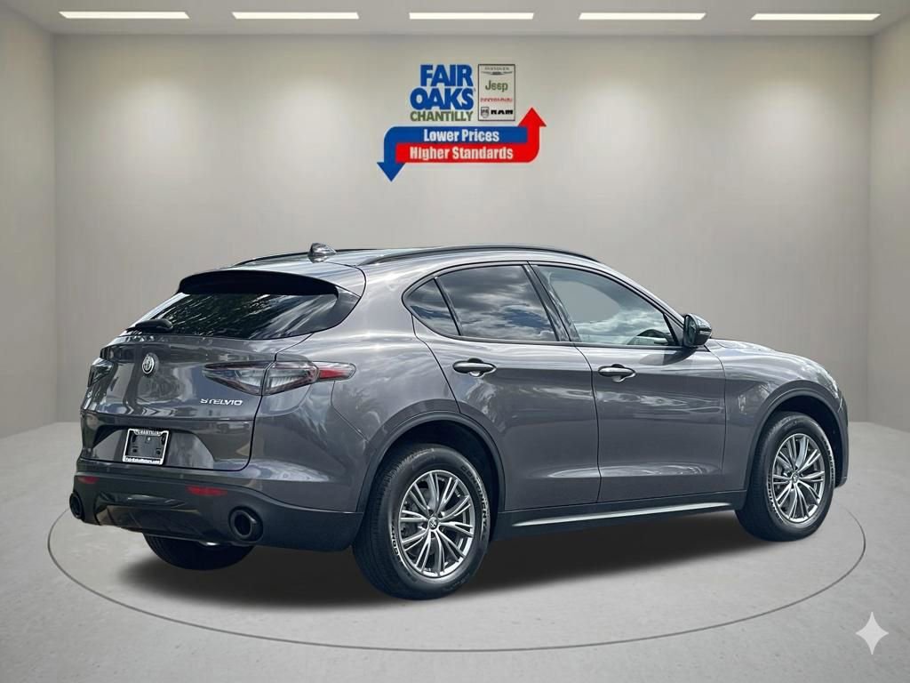 Used 2024 Alfa Romeo Stelvio Sprint AWD/4WD image 6