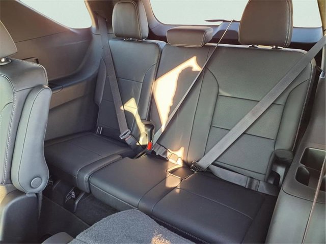 Certified 2025 Chevrolet Traverse LT image 24