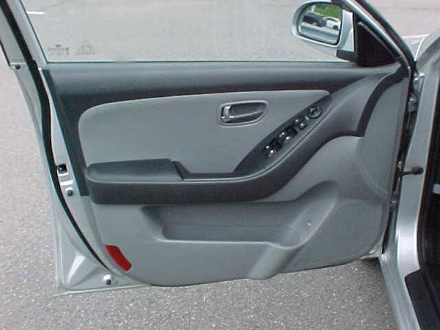 Used 2010 Hyundai Elantra GLS image 16