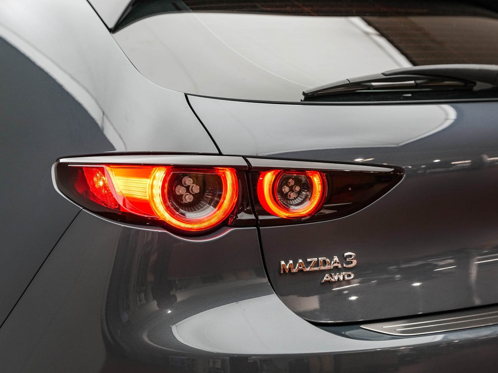 Used 2020 MAZDA MAZDA3 AWD Hatchback w/ Premium Pkg image 7