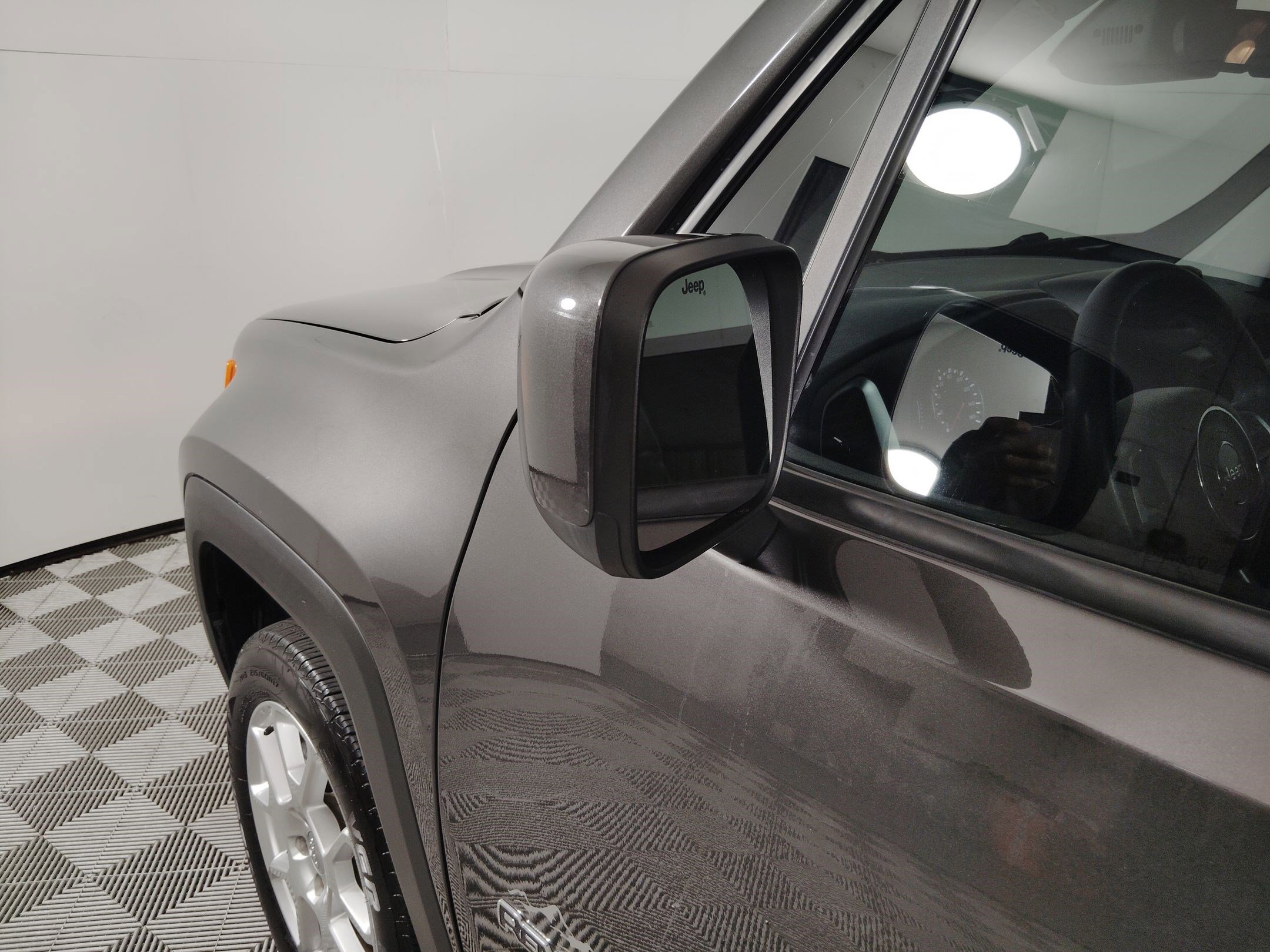 Used 2020 Jeep Renegade Latitude image 21