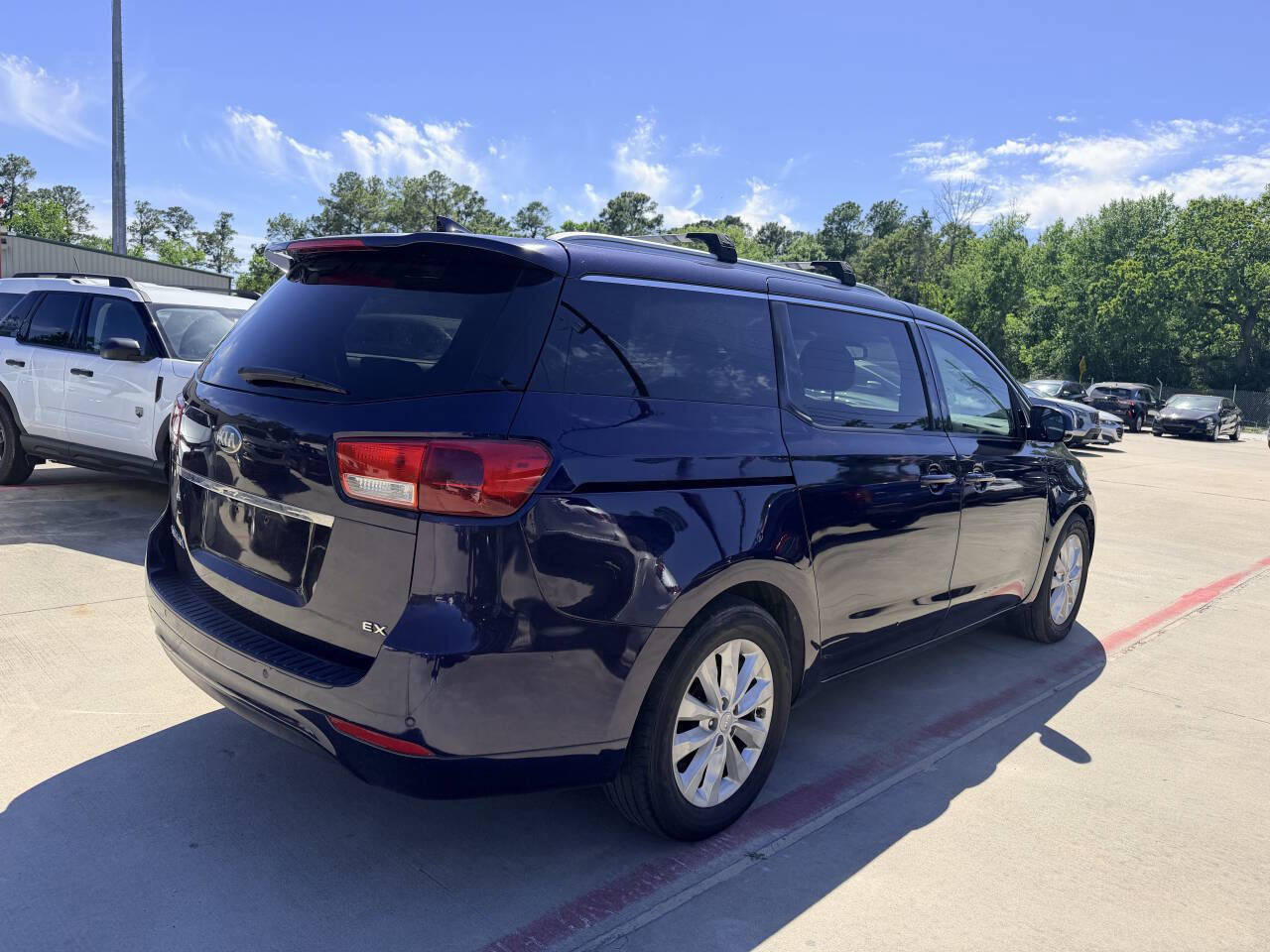 Used 2018 Kia Sedona EX image 8