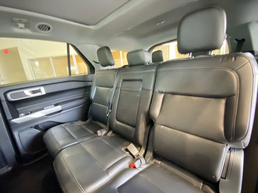 Used 2020 Ford Explorer XLT w/ Equipment Group 202A AWD/4WD image 26