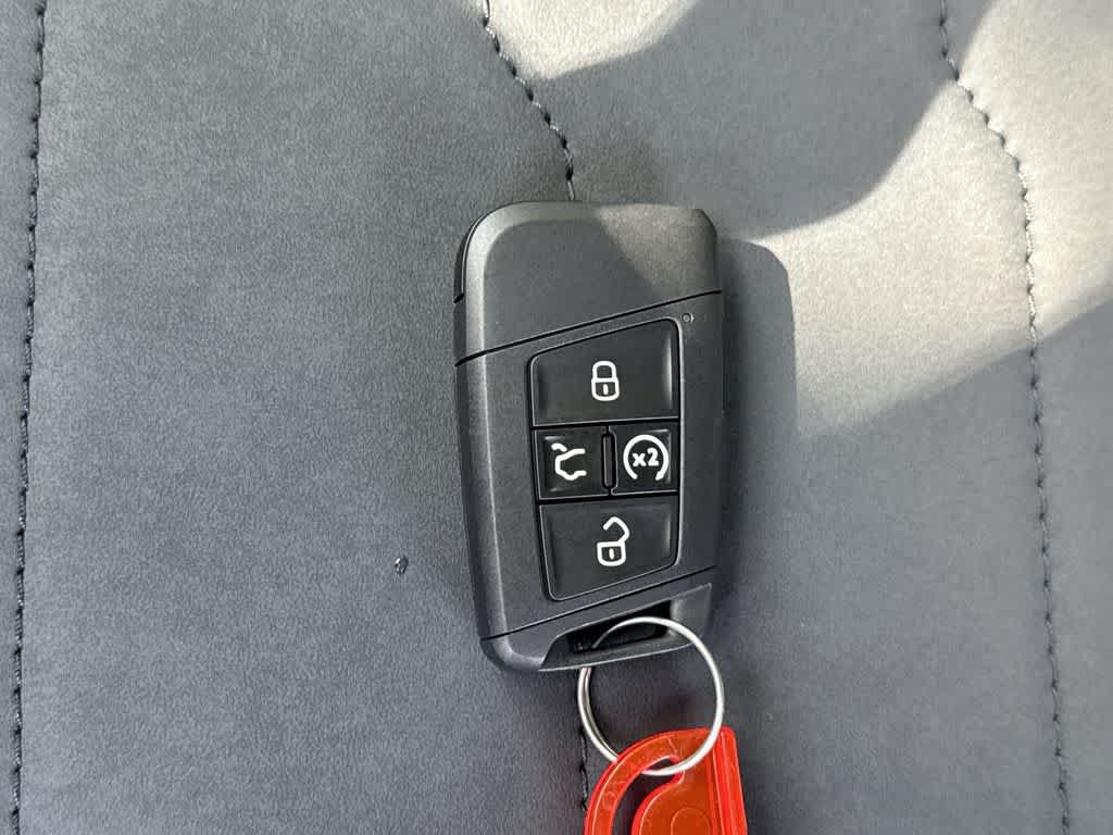 New 2026 Volkswagen Taos SE FWD image 28