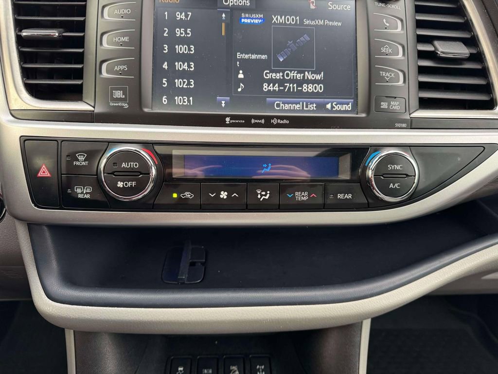 Used 2017 Toyota Highlander Limited AWD/4WD image 32